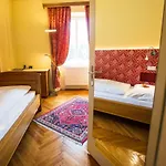 Der Eberhard - Sleep & Dine A9 Exit 133