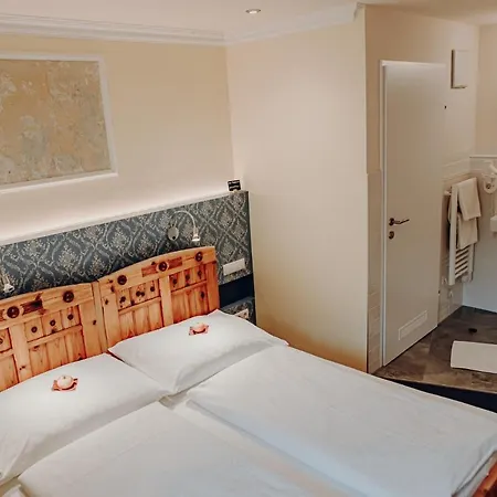 Der Eberhard - Sleep & Dine A9 Exit 133 Guest house 3*