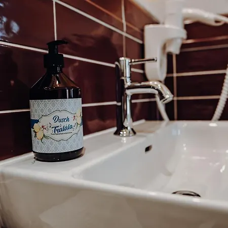 Der Eberhard - Sleep & Dine A9 Exit 133 3*