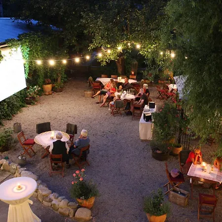 Der Eberhard - Sleep & Dine A9 Exit 133 3*