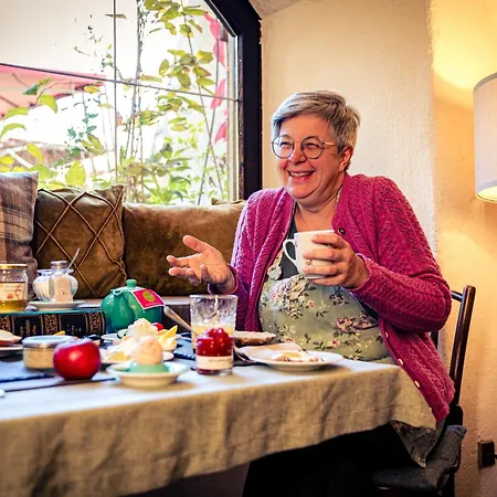 Der Eberhard - Sleep & Dine A9 Exit 133 Гостевой дом 3*