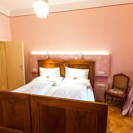 Der Eberhard - Sleep & Dine A9 Exit 133 Guest house Sankt Michael in Obersteiermark