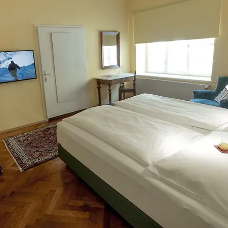 Guest house Der Eberhard - Sleep & Dine A9 Exit 133 3*