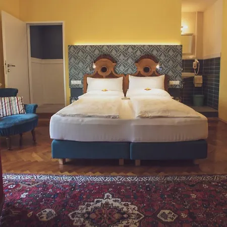 Der Eberhard - Sleep & Dine A9 Exit 133 3*