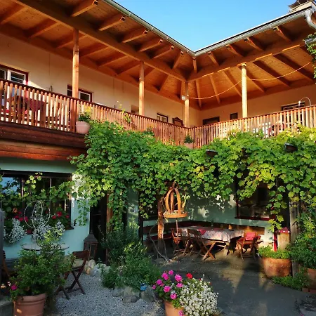 Der Eberhard - Sleep & Dine A9 Exit 133 Sankt Michael in Obersteiermark