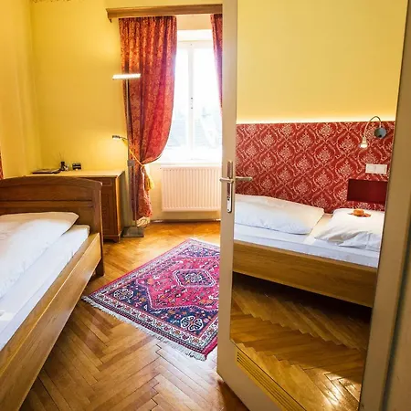 Der Eberhard - Sleep & Dine A9 Exit 133