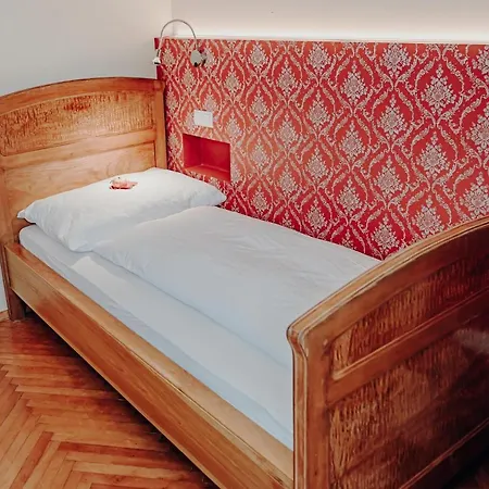 Der Eberhard - Sleep & Dine A9 Exit 133 Sankt Michael in Obersteiermark