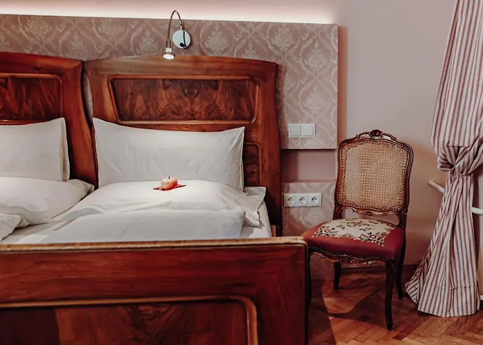 Der Eberhard - Sleep & Dine A9 Exit 133