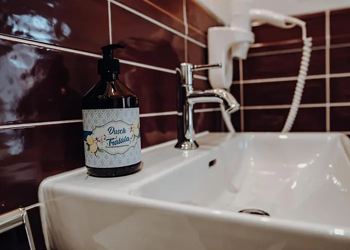 Der Eberhard - Sleep & Dine A9 Exit 133 3*