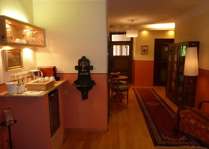 Der Eberhard - Sleep & Dine A9 Exit 133 3*