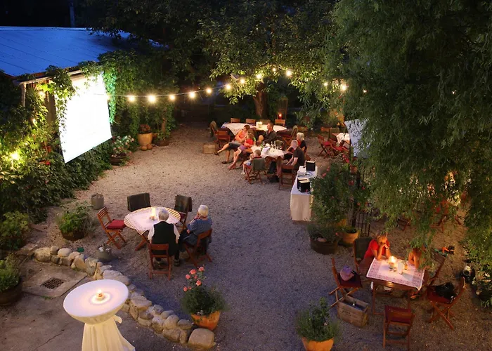 Der Eberhard - Sleep & Dine A9 Exit 133 3*