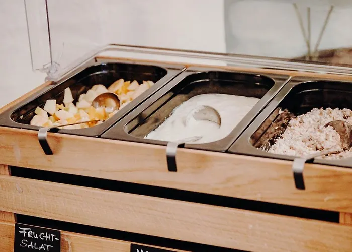 Der Eberhard - Sleep & Dine A9 Exit 133 3* Санкт-Михель-ин-Оберстайермарк