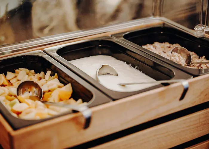 Der Eberhard - Sleep & Dine A9 Exit 133 Гостевой дом