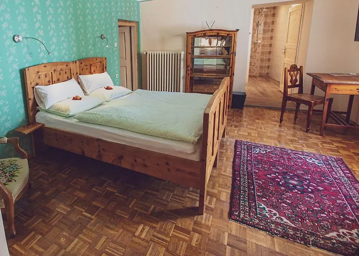 Гостевой дом Der Eberhard - Sleep & Dine A9 Exit 133 3*