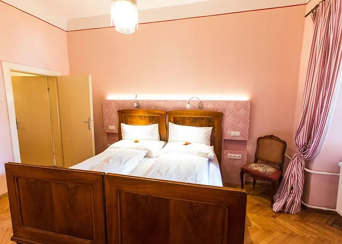 Der Eberhard - Sleep & Dine A9 Exit 133 Гостевой дом Санкт-Михель-ин-Оберстайермарк