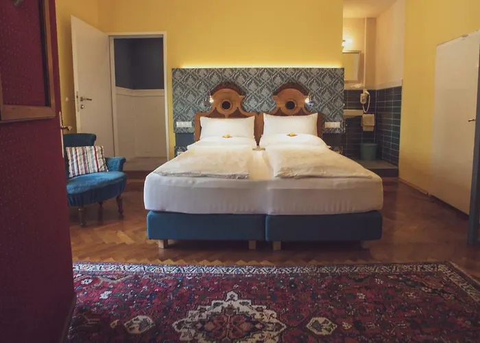 Der Eberhard - Sleep & Dine A9 Exit 133 3*