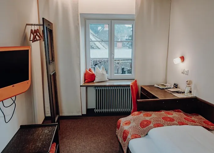 Гостевой дом Der Eberhard - Sleep & Dine A9 Exit 133